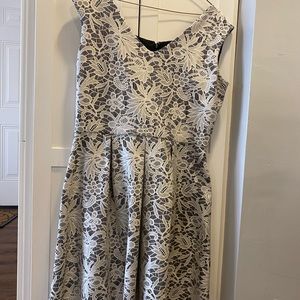 Women’s size 12 business casual dress.